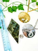 Load image into Gallery viewer, Labradorite Diamond on Stand (44D)