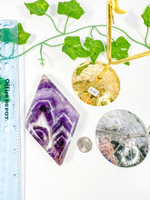 Load image into Gallery viewer, Chevron Amethyst Diamond on Stand (42D)