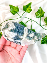 Load image into Gallery viewer, Moss Agate Angel Wing (55D)