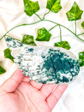 Load image into Gallery viewer, Moss Agate Angel Wing (55C)