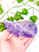 Load image into Gallery viewer, Chevron Amethyst Angel Wing (55F)