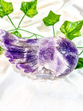 Load image into Gallery viewer, Chevron Amethyst Angel Wing (55M)