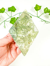 Load image into Gallery viewer, Prehnite Diamond (32A)