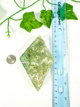 Load image into Gallery viewer, Prehnite Diamond (32A)