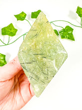 Load image into Gallery viewer, Prehnite Diamond (28A)