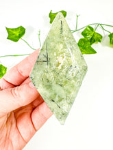 Load image into Gallery viewer, Prehnite Diamond (15A)