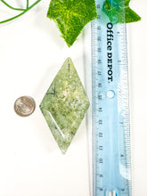 Load image into Gallery viewer, Prehnite Diamond (15A)