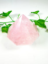 Load image into Gallery viewer, Rose Quartz Gem Cut Diamond (50R)