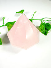 Load image into Gallery viewer, Rose Quartz Gem Cut Diamond (46K)