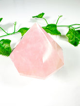 Load image into Gallery viewer, Rose Quartz Gem Cut Diamond (45F)