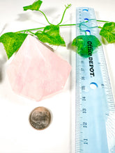 Load image into Gallery viewer, Rose Quartz Gem Cut Diamond (42t)