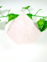 Load image into Gallery viewer, Rose Quartz Gem Cut Diamond (40V)