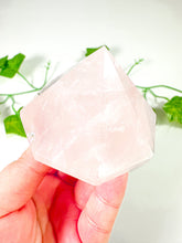 Load image into Gallery viewer, Rose Quartz Gem Cut Diamond (40V)