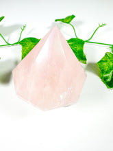 Load image into Gallery viewer, Rose Quartz Gem Cut Diamond (38C)