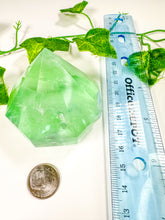 Load image into Gallery viewer, Green Emerald Fluorite Gem Cut Diamond (45V)