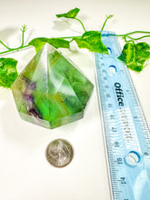 Load image into Gallery viewer, Green Emerald Fluorite Gem Cut Diamond (42W)