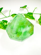 Load image into Gallery viewer, Green Emerald Fluorite Gem Cut Diamond (40A)