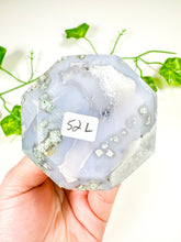 Load image into Gallery viewer, Moss Agate Gem Cut Diamond (52L)