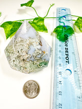Load image into Gallery viewer, Moss Agate Gem Cut Diamond (52L)