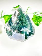 Load image into Gallery viewer, Moss Agate Gem Cut Diamond (48J)