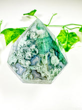 Load image into Gallery viewer, Moss Agate Gem Cut Diamond (45J)