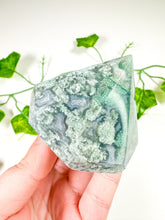 Load image into Gallery viewer, Moss Agate Gem Cut Diamond (45J)