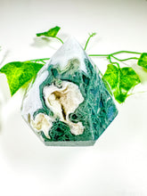 Load image into Gallery viewer, Moss Agate Gem Cut Diamond (42i)