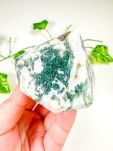 Load image into Gallery viewer, Moss Agate Gem Cut Diamond (38H)