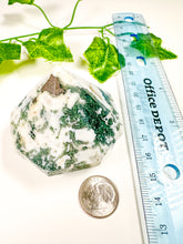 Load image into Gallery viewer, Moss Agate Gem Cut Diamond (38H)