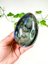 Load image into Gallery viewer, Labradorite Egg (44X)