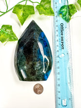 Load image into Gallery viewer, Labradorite Flame (58L)