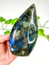 Load image into Gallery viewer, Labradorite Flame (56K)