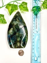 Load image into Gallery viewer, Labradorite Flame (56K)