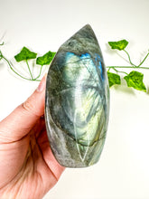 Load image into Gallery viewer, Labradorite Flame (54F)