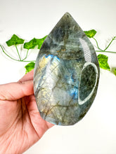 Load image into Gallery viewer, Labradorite Flame (54F)