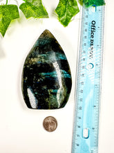 Load image into Gallery viewer, Labradorite Flame (40K)