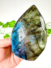 Load image into Gallery viewer, Labradorite Flame (40A)