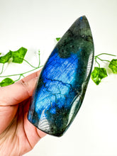 Load image into Gallery viewer, Labradorite Flame (39A)