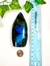 Load image into Gallery viewer, Labradorite Flame (39A)