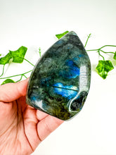 Load image into Gallery viewer, Labradorite Flame (34A)