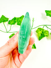 Load image into Gallery viewer, Green Emerald Fluorite Flame (18S)