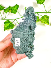 Load image into Gallery viewer, Grape Agate Cluster (33F)