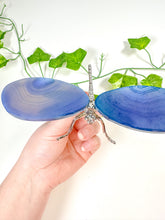 Load image into Gallery viewer, Dyed Agate Dragonfly (25A)