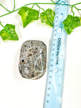 Load image into Gallery viewer, Yooperlite Palmstone (UV)