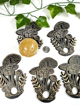 Load image into Gallery viewer, Wooden Mushroom Sphere Stand