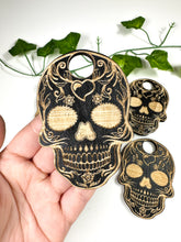 Load image into Gallery viewer, Wooden Skull Sphere Stand