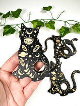 Load image into Gallery viewer, Wooden Mystic Cat Sphere Stand