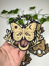 Load image into Gallery viewer, Wooden Mystic Butterfly Sphere Stand