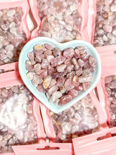 Load image into Gallery viewer, Lavender Rose Quartz Crystal Chip Bag