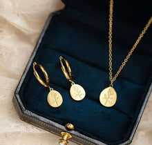 Load image into Gallery viewer, Bloom Floral Necklace | Fine Jewelry